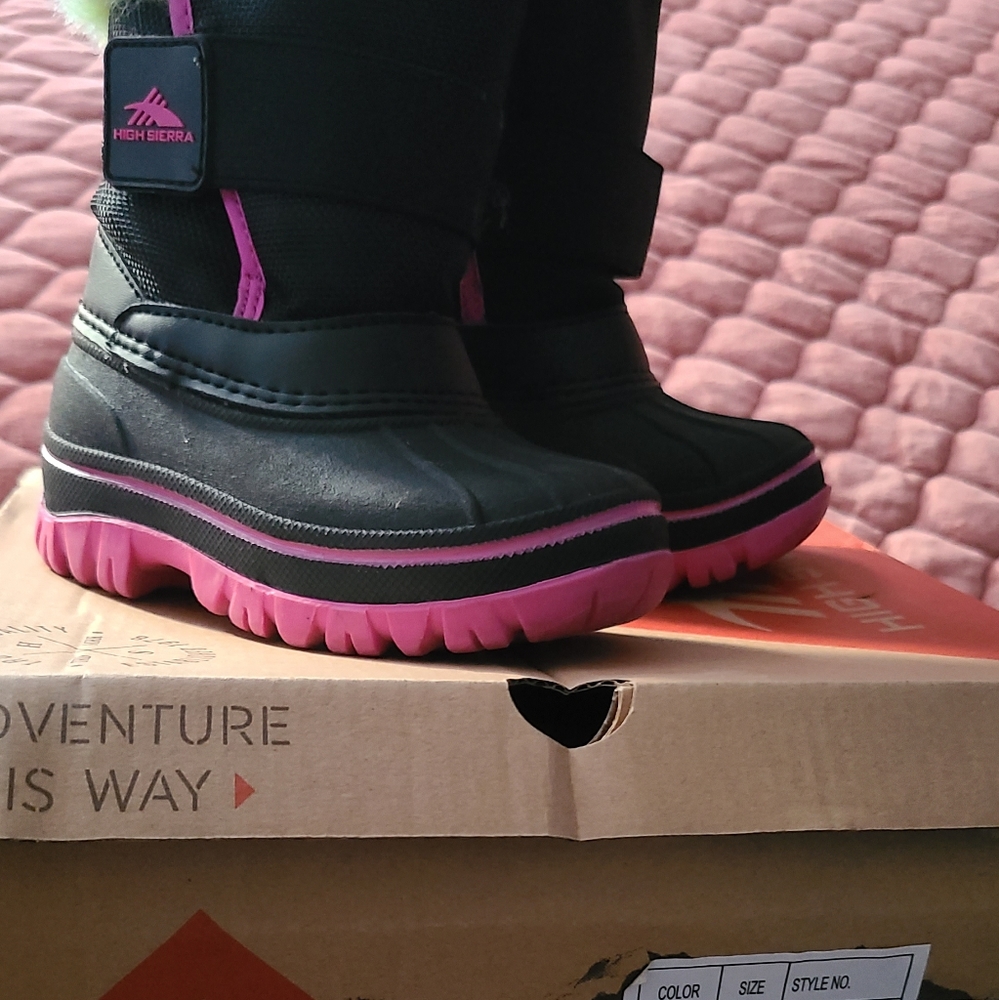 Winter Boots - Picture 2 of 3